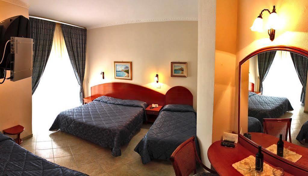 Hotel Mediterraneo Cefalù Extérieur photo
